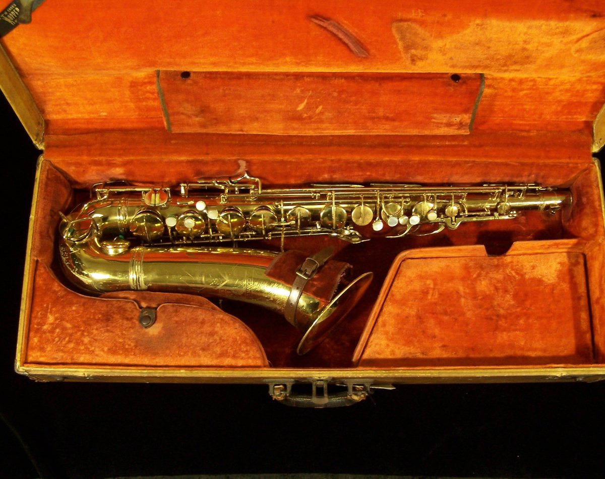 Saxophone serial number lookup